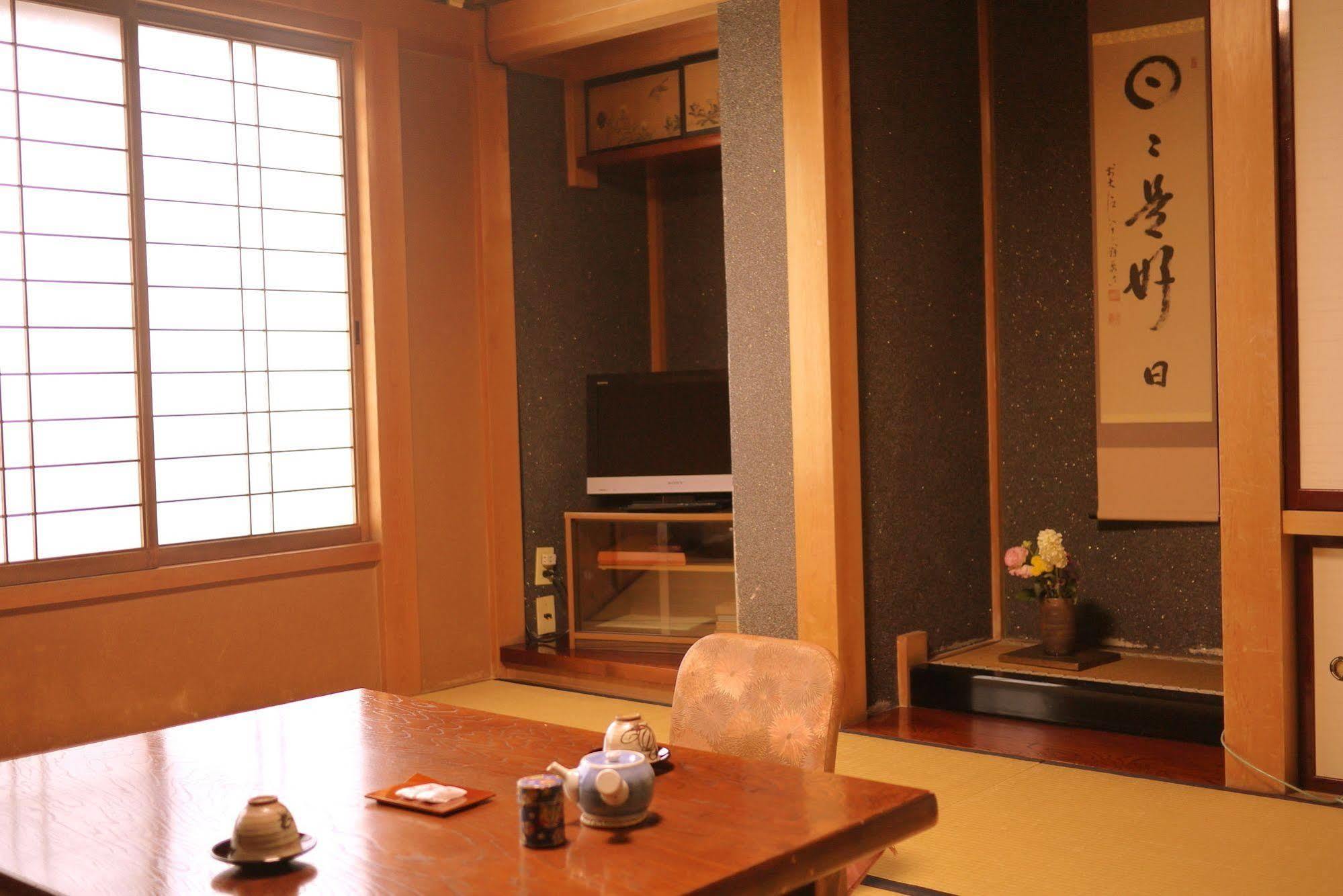 Ryokan Kaminaka Takayama  Eksteriør billede